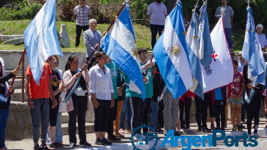 acto 100 años quequen